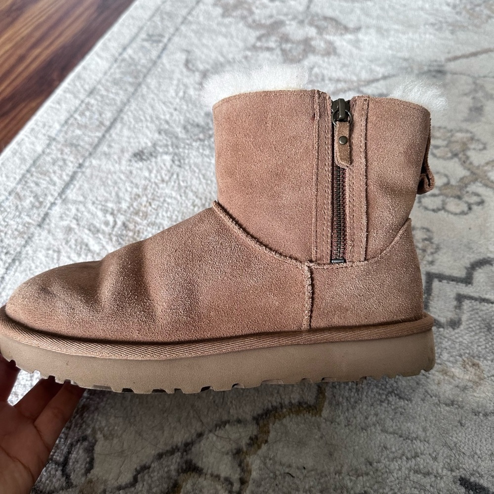 Mini ugg boots with fur